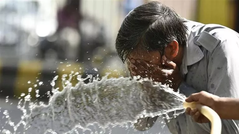 الأرصاد الجوية تقدم 3 نصائح لتجنب المخاطر في الأجواء شديدة الحرارة