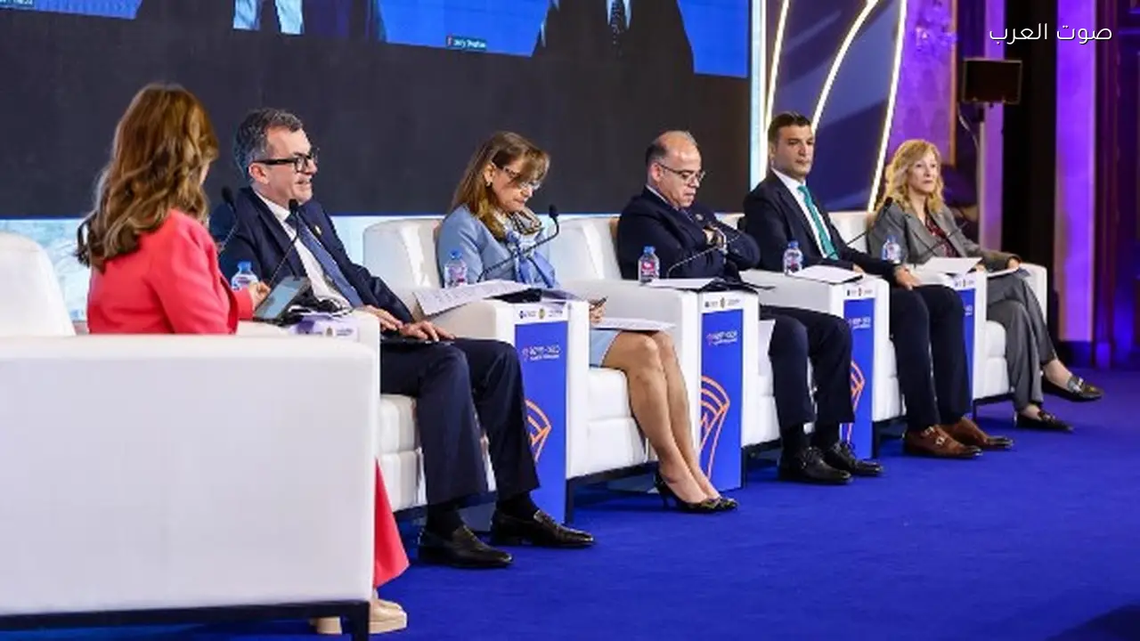 تسريع الإجراءات وتبسيط الخدمات يجذبان الاستثمار ويعززان النمو الاقتصادي