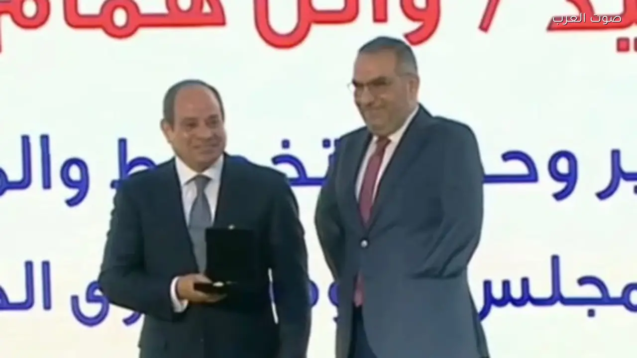تكريم رئيس الجمهورية لأحد أبناء القومي للإعاقة في عيد العمال