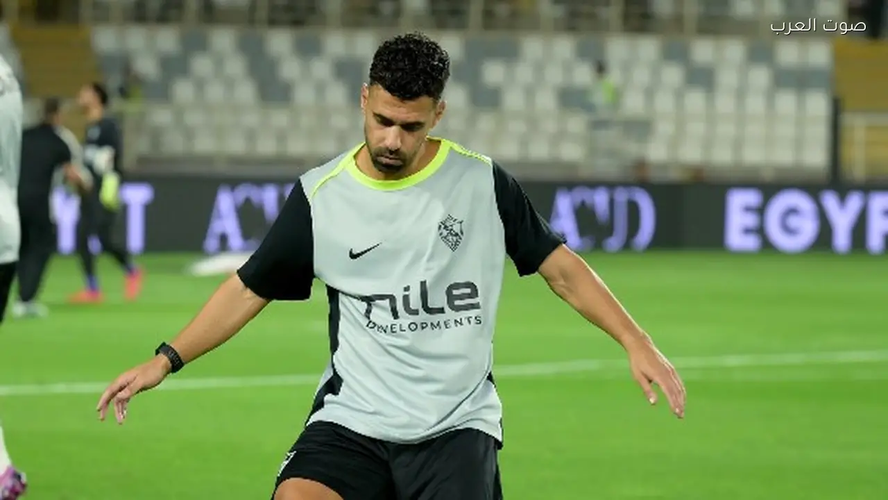 عبدالله السعيد يعبر عن غضبه بعد استبداله في القمة