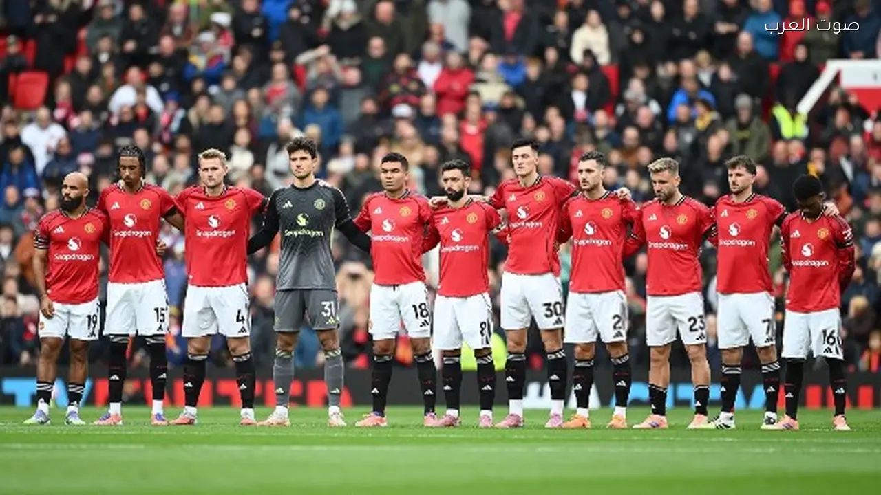 مانشستر يونايتد يتفوق على ليفربول 2-0 في الشوط الأول