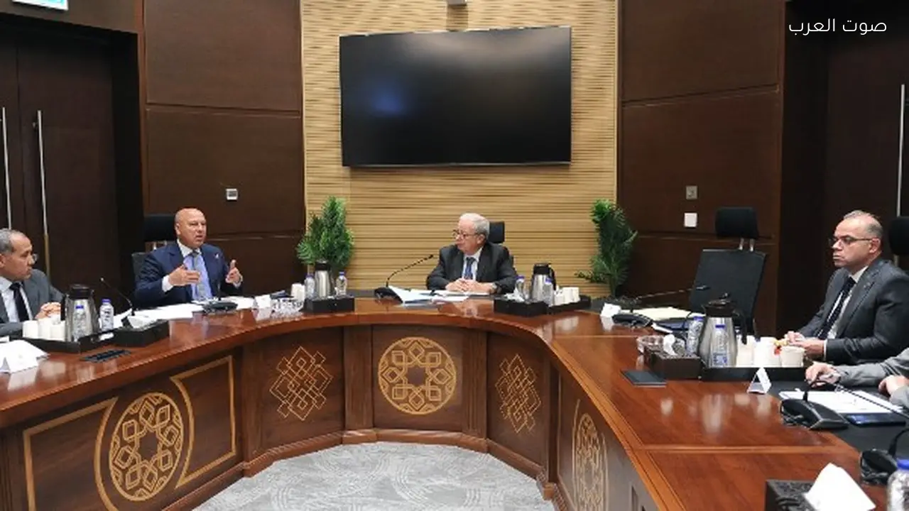 نائب رئيس الوزراء يناقش مشروع شبكة القطار الكهربائي السريع مع وزير النقل
