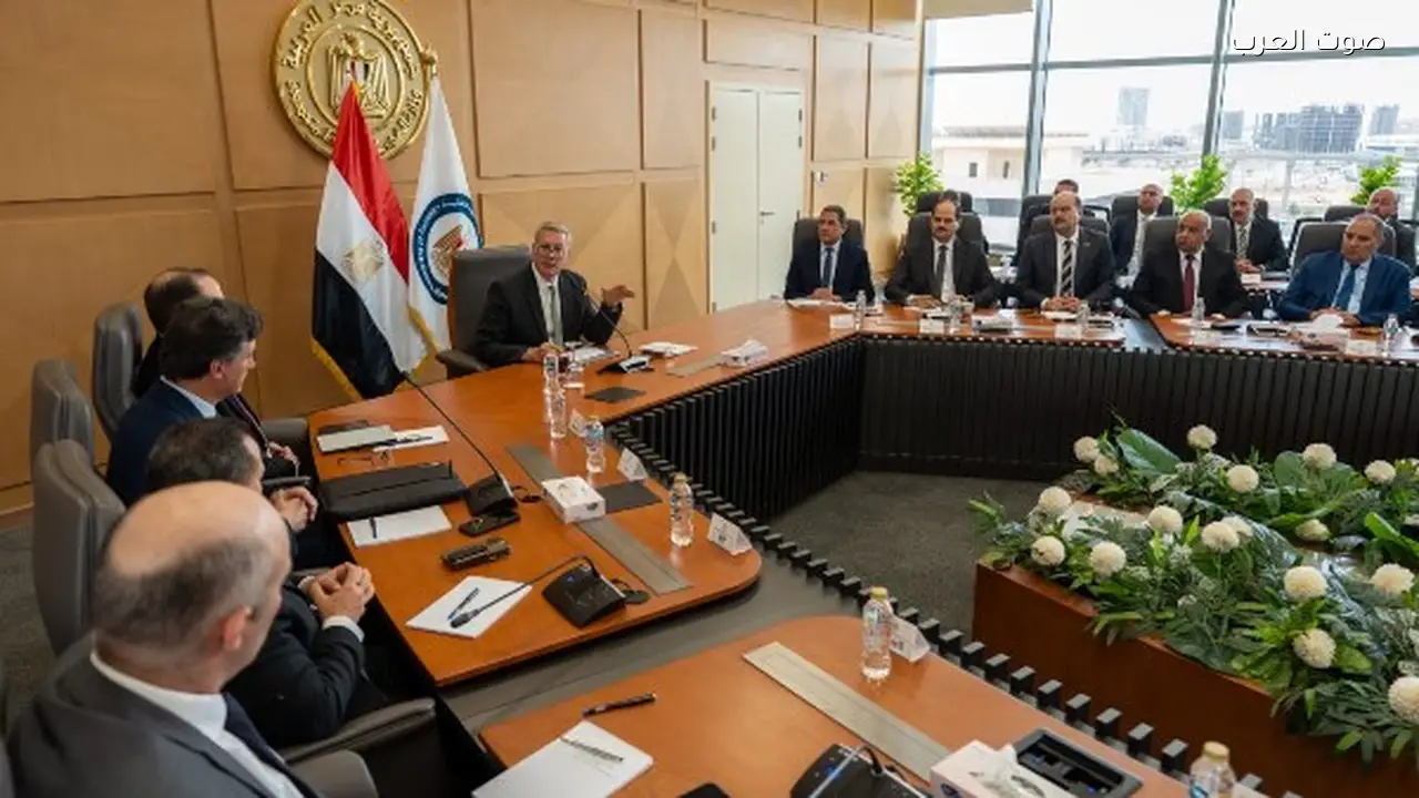 وزير البترول يعلن حوافز جديدة لتعزيز الحفر الأفقي والتكسير الهيدروليكي