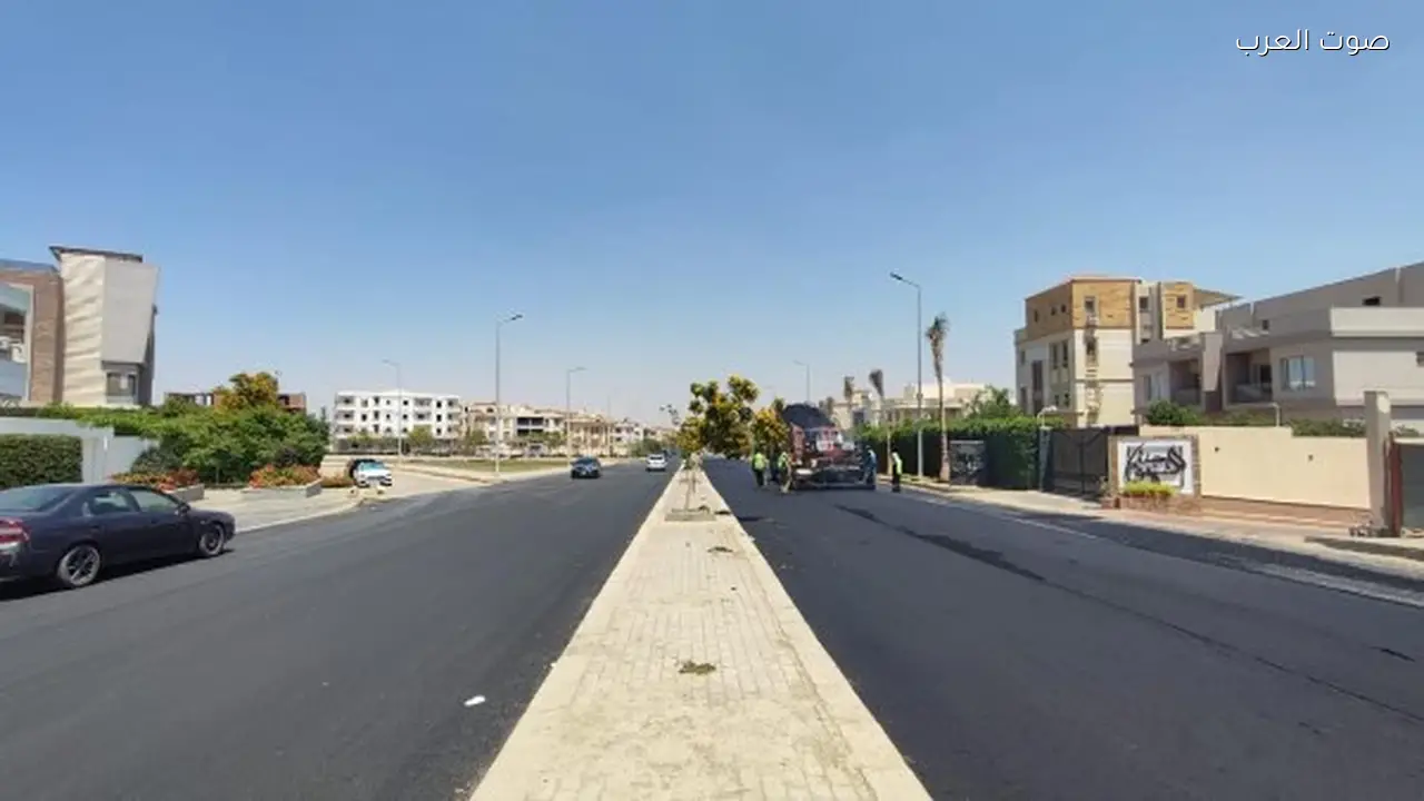 وزيرة الإسكان تتابع تحسين طرق 4 مدن وقرى سياحية