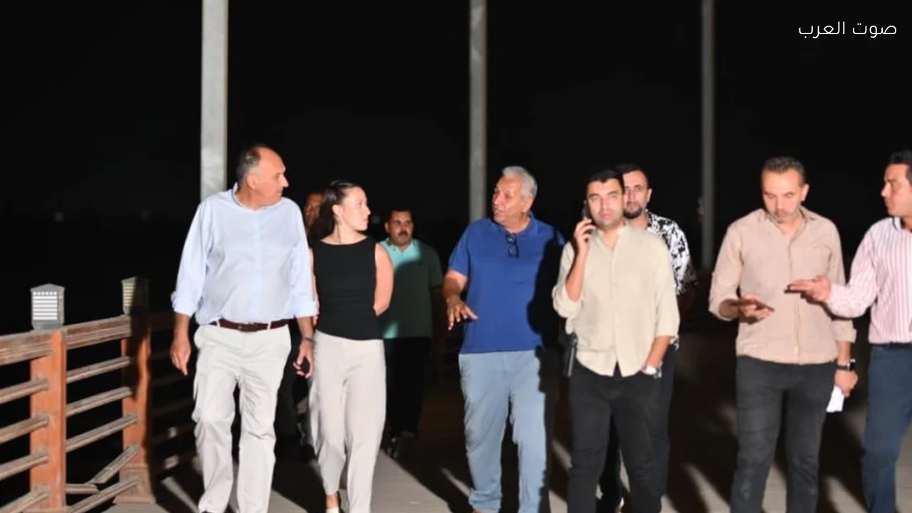14 سائحًا من فرنسا وأوكرانيا واليونان يزورون ممشى كورنيش بني سويف