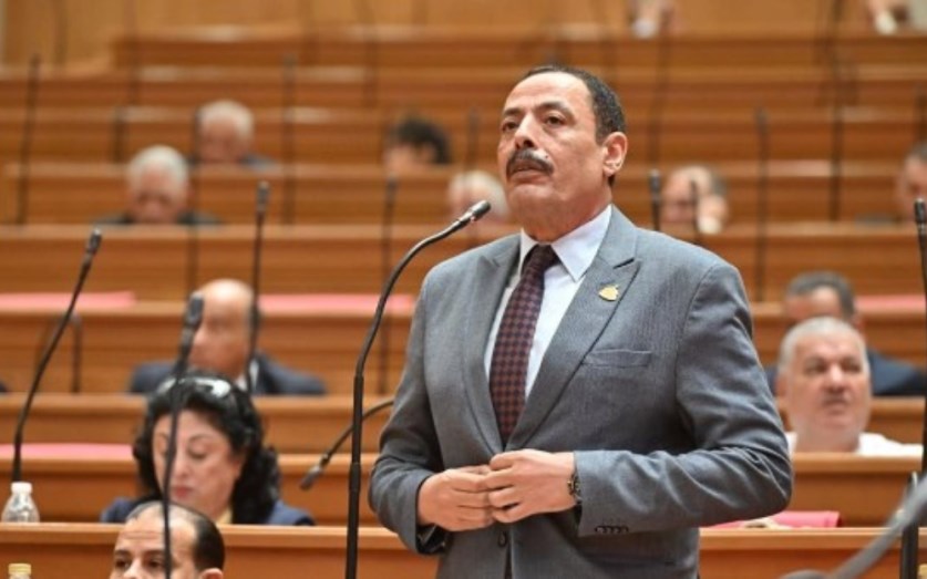 أشرف أمين يطالب بتنظيم وتقنين التوك توك في القليوبية