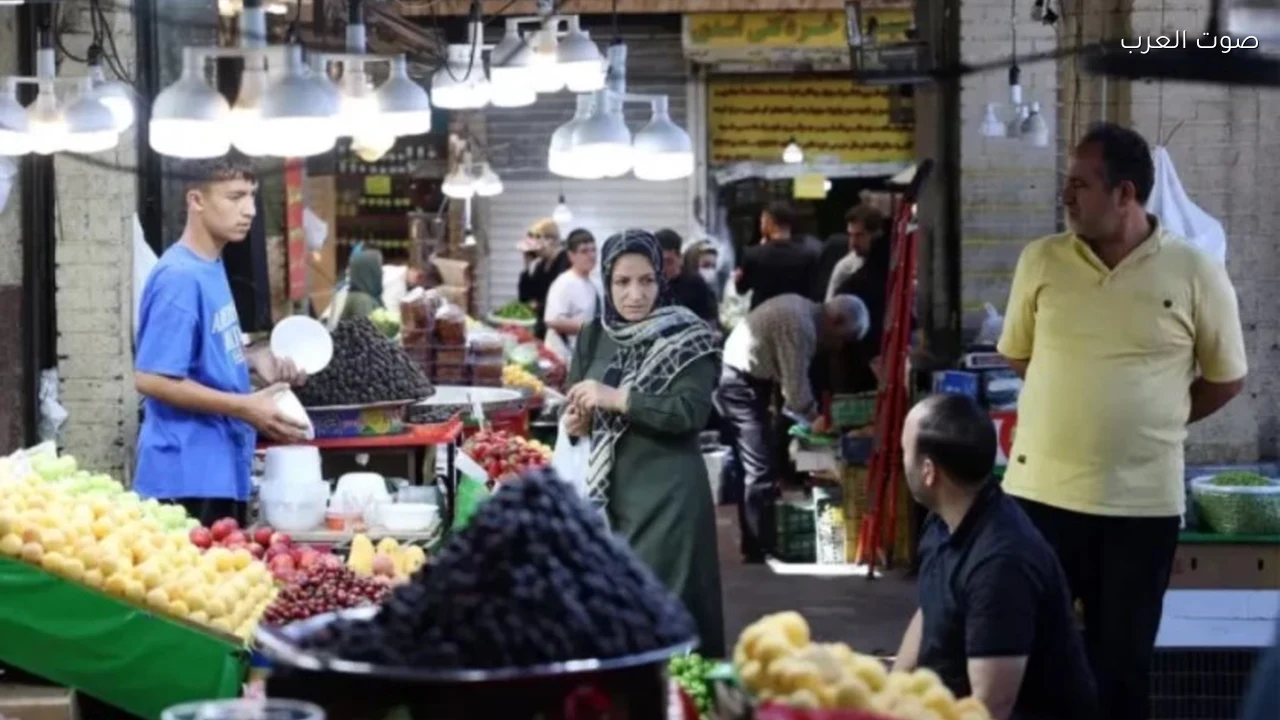 إيران تحت وطأة الغلاء والرواتب 92 دولارًا والمعيشة تحتاج 336