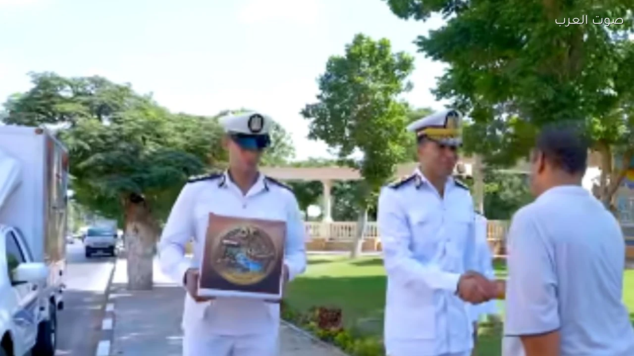 الداخلية توزع مساعدات عينية على المواطنين بالمناطق الأكثر احتياجا احتفالا بذكرى أكتوبر