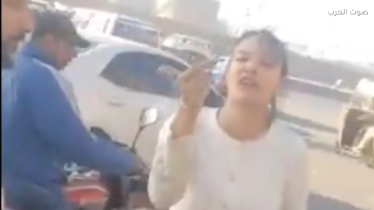 الأمن يفحص فيديو اعتداء فتاة على شاب وتحطيم سيارته في القاهرة