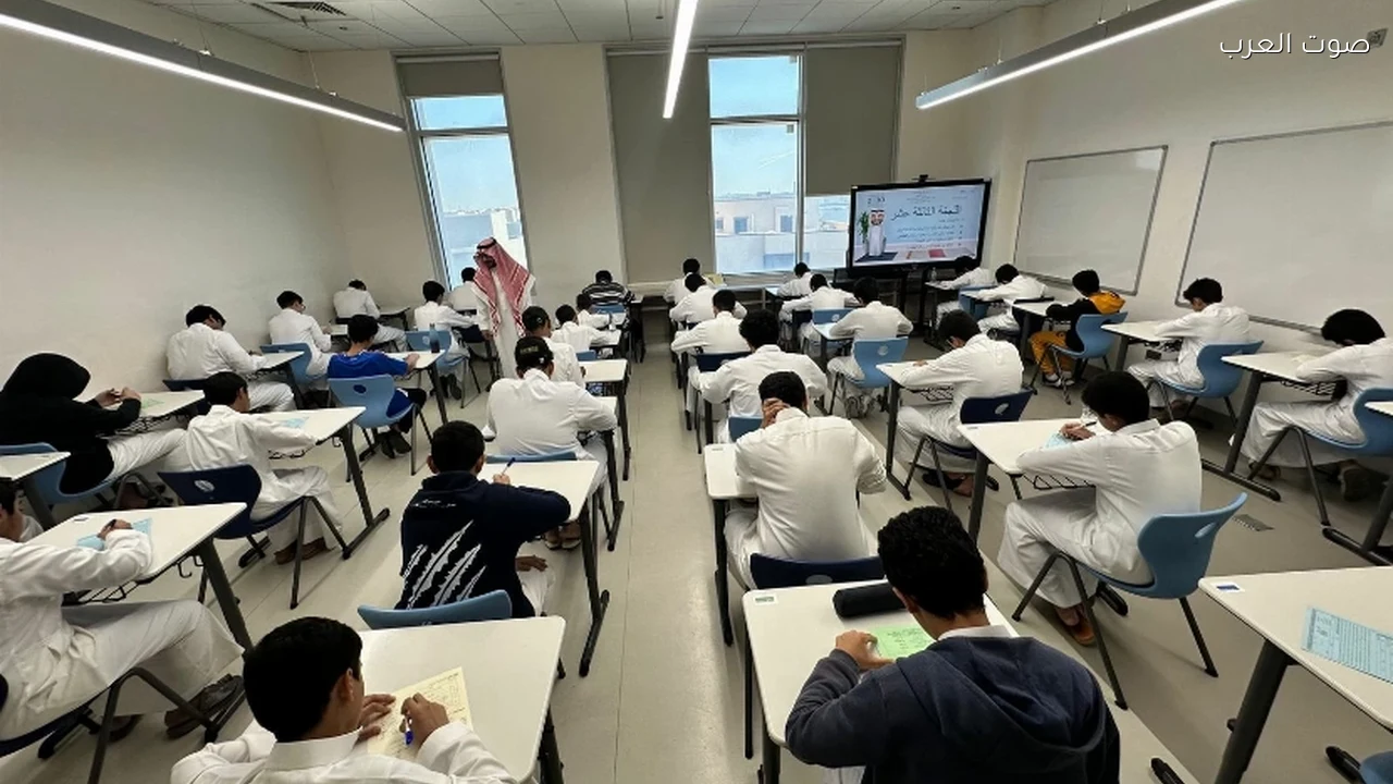 التعليم تشدد على تنفيذ الاختبارات المركزية في 4 مواد بالابتدائي والمتوسط