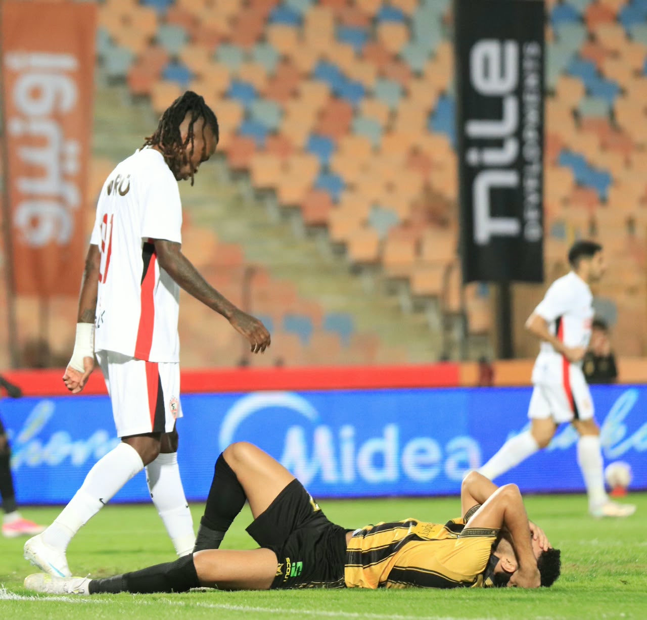 الزمالك ضد المقاولون (6) الزمالك ضد المقاولون (6)