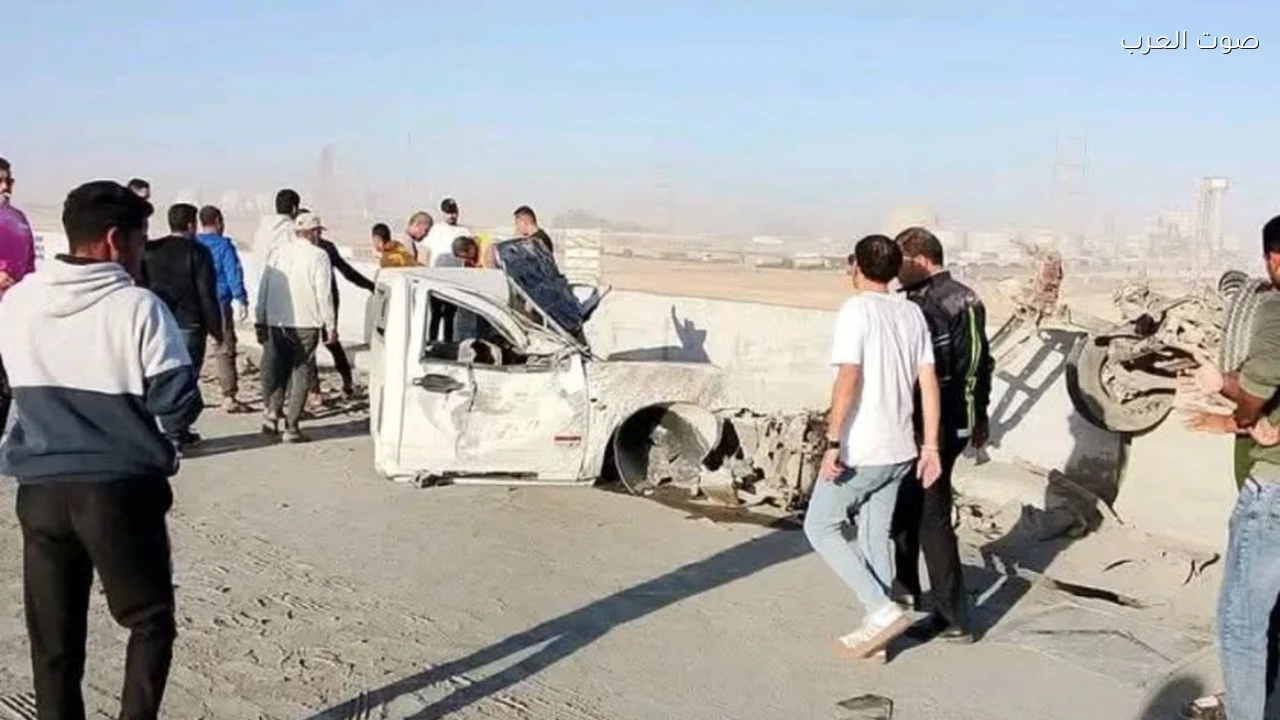 إصابة 3 أشخاص في تصادم شاحنة وسيارة نصف نقل على طريق السويس السخنة
