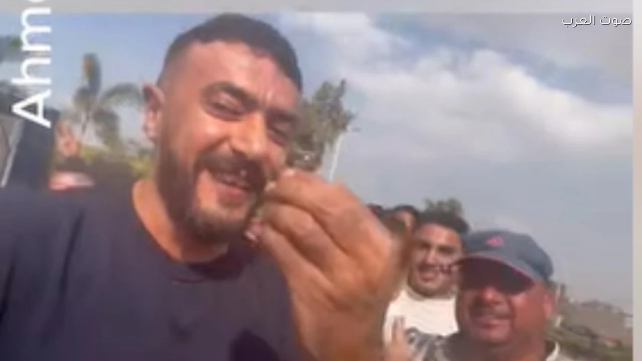 جمهور نزلة السمان يلتف حول أحمد العوضي خلال تصوير مسلسله الجديد