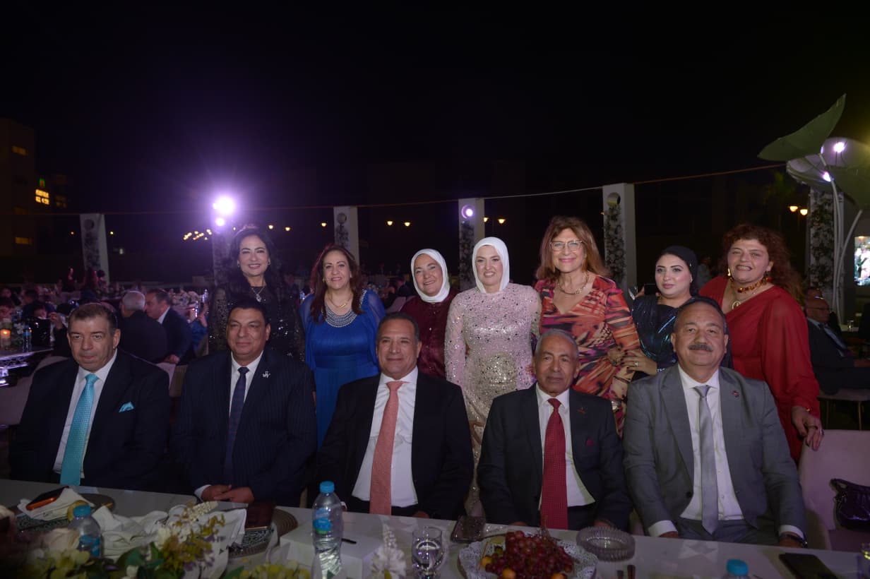 بحضور قيادات برلمانية.. زينب فهيم تحتفل بزفاف نجله