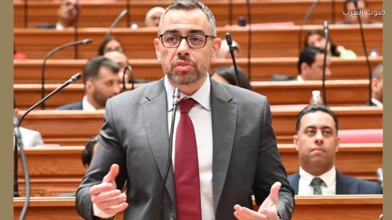رئيس برلمانية العدل يطالب الحكومة بالإعلان العاجل عن نتائج بحث الدخل والإنفاق