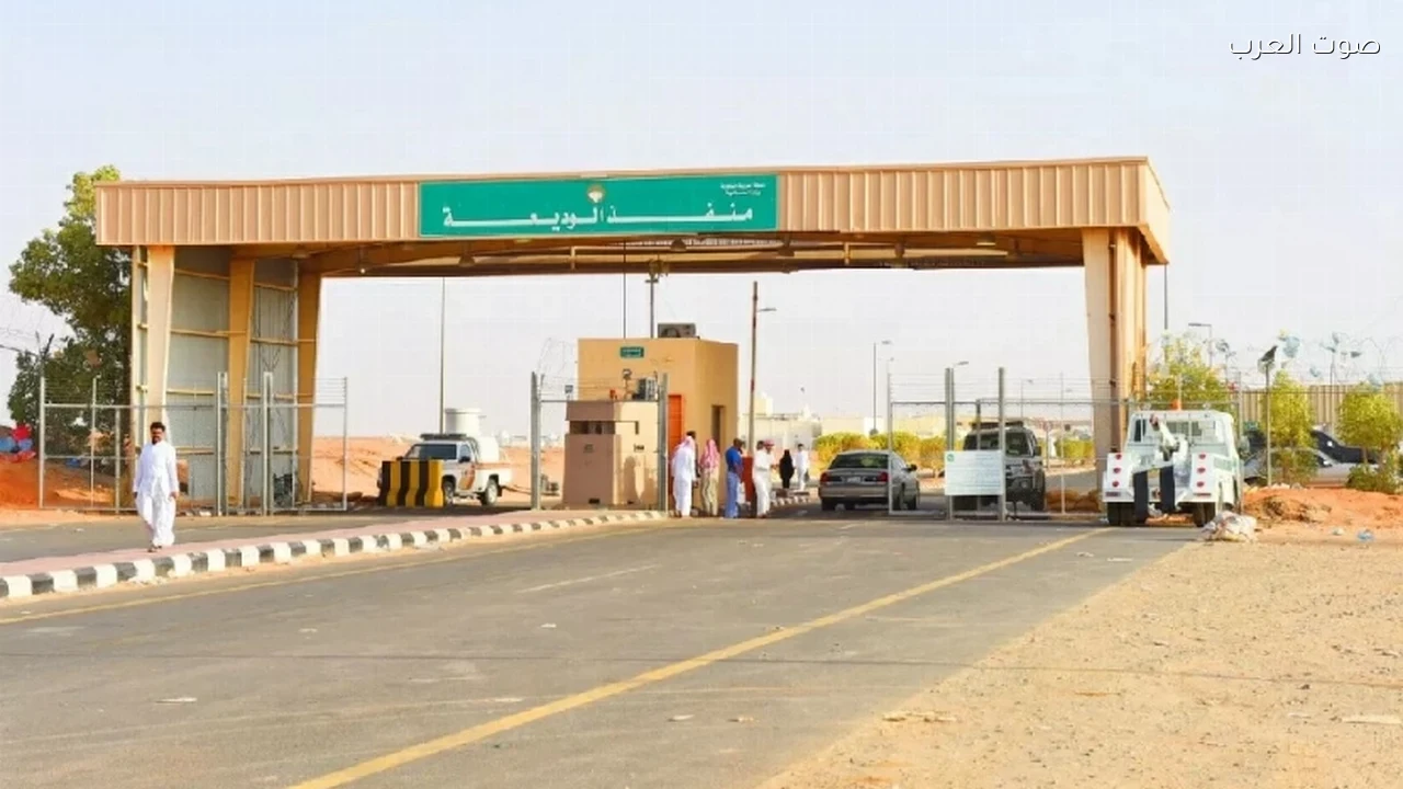 ممرضة تنقذ رضيعاً في منفذ الوديعة قبل وصول الإسعاف