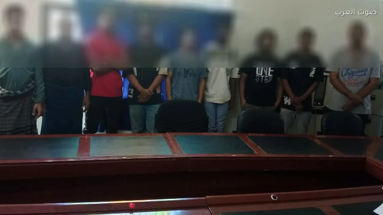 شرطة عدن تضبط عناصر مرتبطة بالحوثيين بحوزتهم صور ومعلومات عن مواقع حيوية