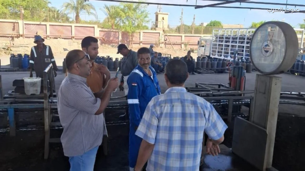 ضبط 1800 لتر سولار و6 شكائر أسمدة قبل بيعها بالسوق السوداء في المنيا
