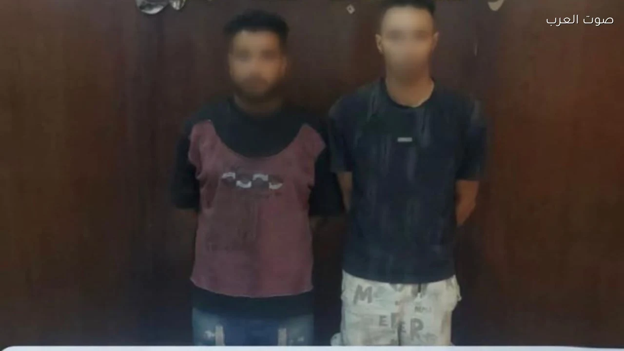 القبض على عاطلين بحوزتهما 30 فرش حشيش وفرد خرطوش في المرج