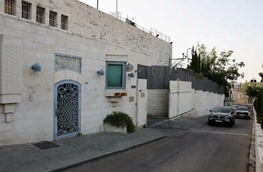 لندن تتحدى قرار الإغلاق الإسرائيلي وتُبقي حضورها الدبلوماسي في القدس