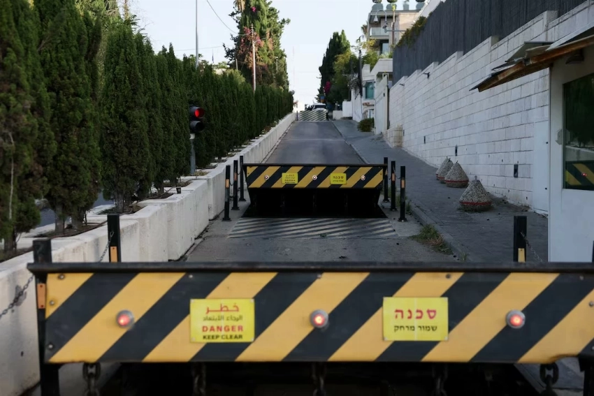 لندن تتحدى قرار الإغلاق الإسرائيلي وتُبقي حضورها الدبلوماسي في القدس