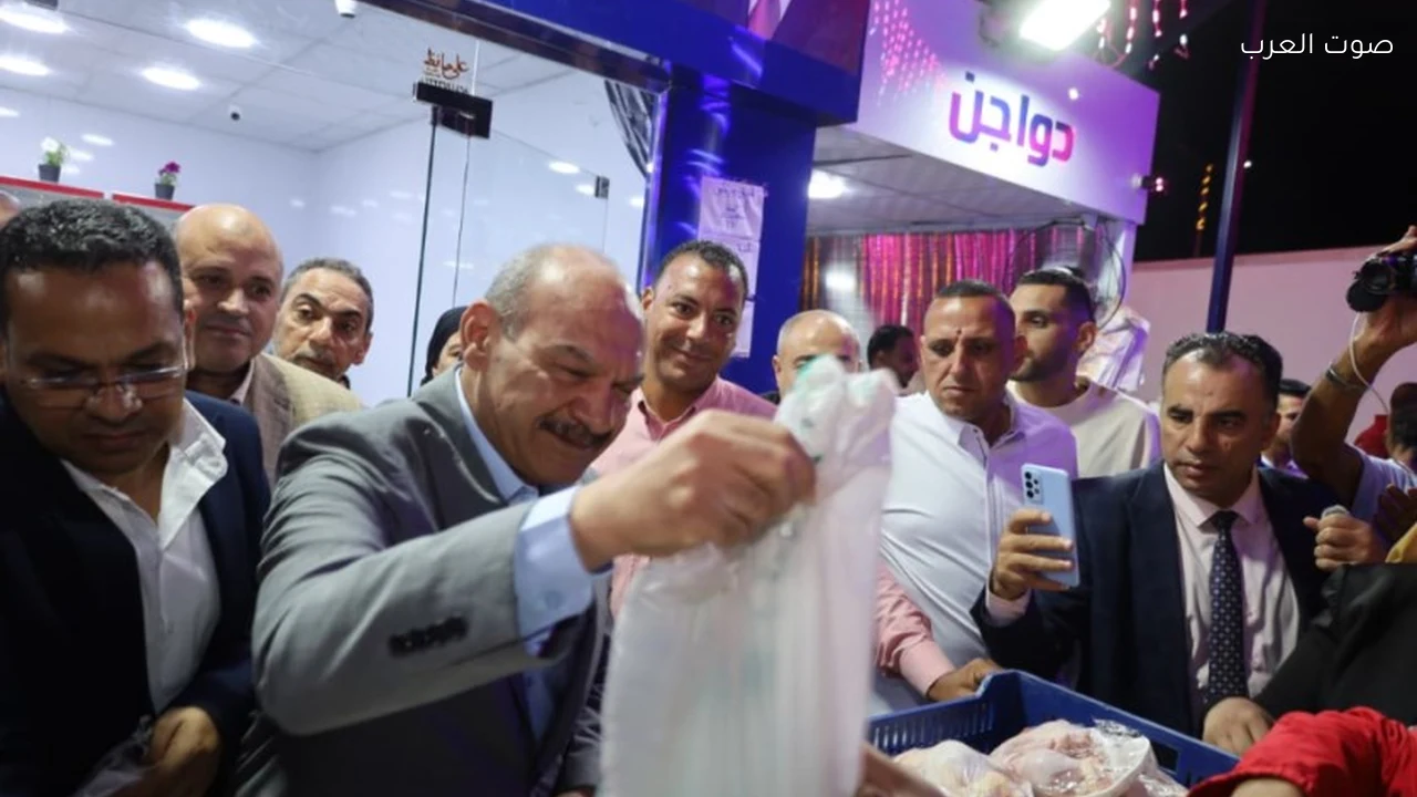 محافظ السويس يفتتح مبادرة خير السويس بتخفيضات تصل إلى 25%