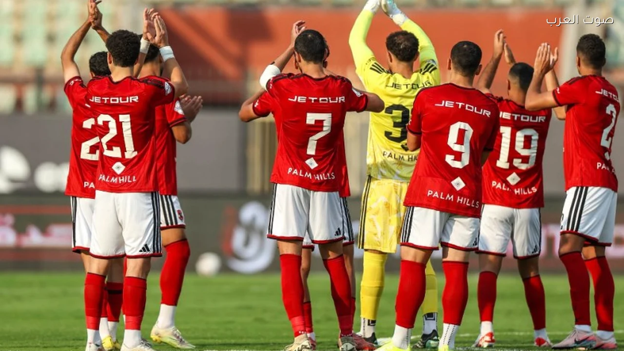 منصف بقرار وأشرف داري في قائمة الأهلي لمواجهة الزمالك بالقمة