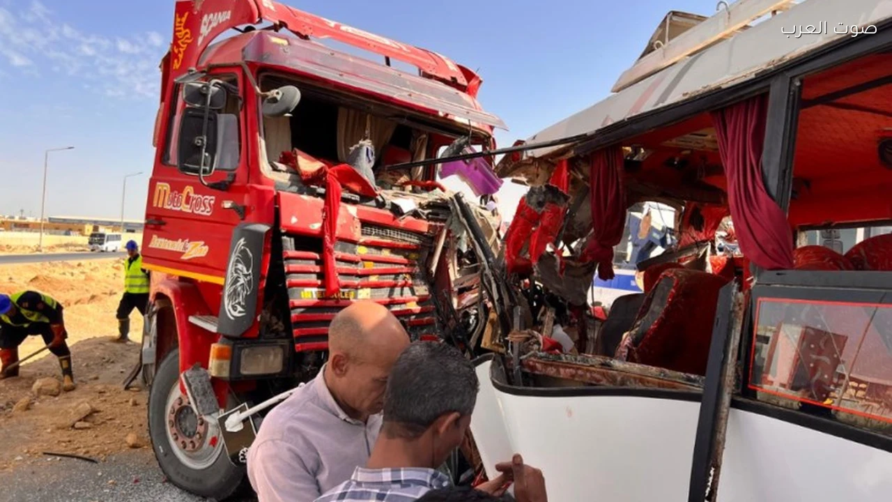 وفيات ومصابون في تصادم نقل وأتوبيس ببني سويف ومحافظها يتابع حالة الضحايا
